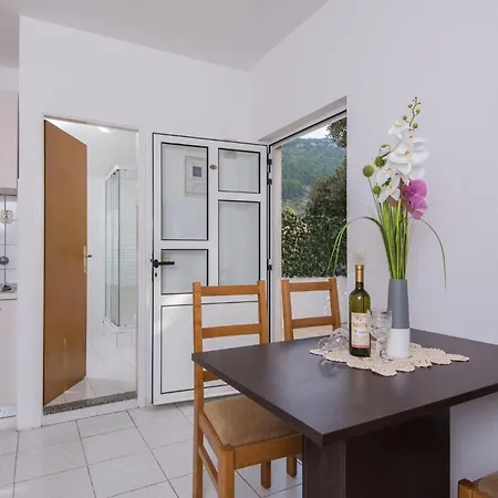 2 Bedroom Lovely In *